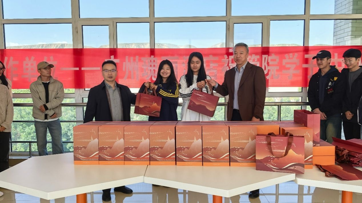 中秋寄温情，合作育英才——广州瑰丽酒店在院开展中秋送温暖活动