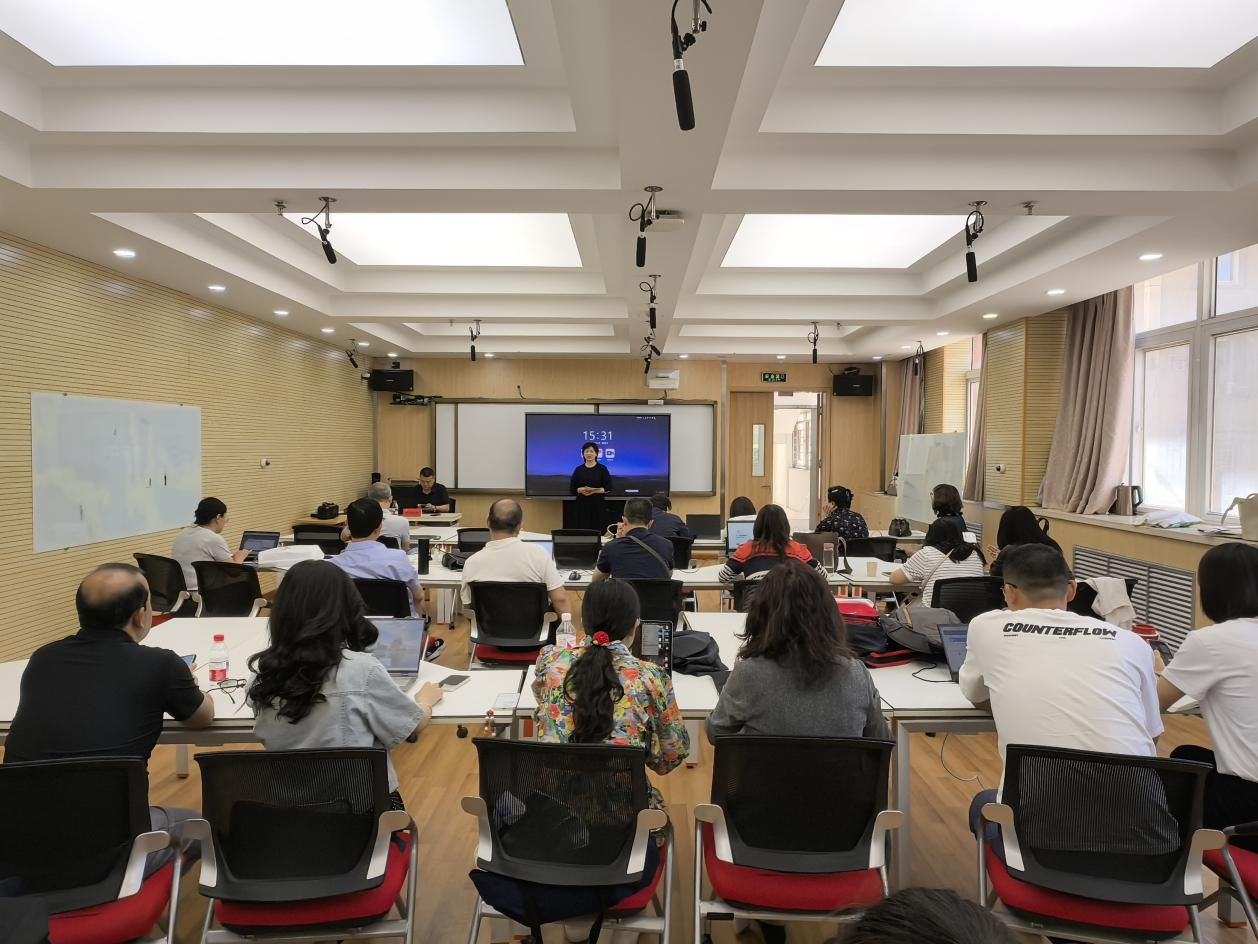 马克思主义红黑游戏
举办DeepSeek+知识库深度赋能高校教师教学与智...