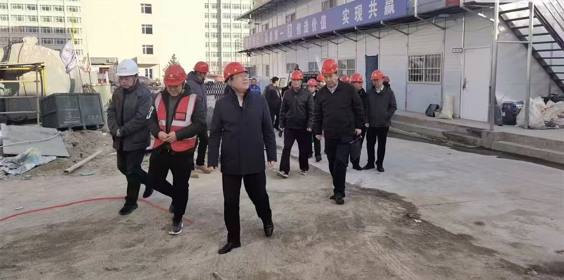 红黑游戏
领导检查榆中校区在建工程...